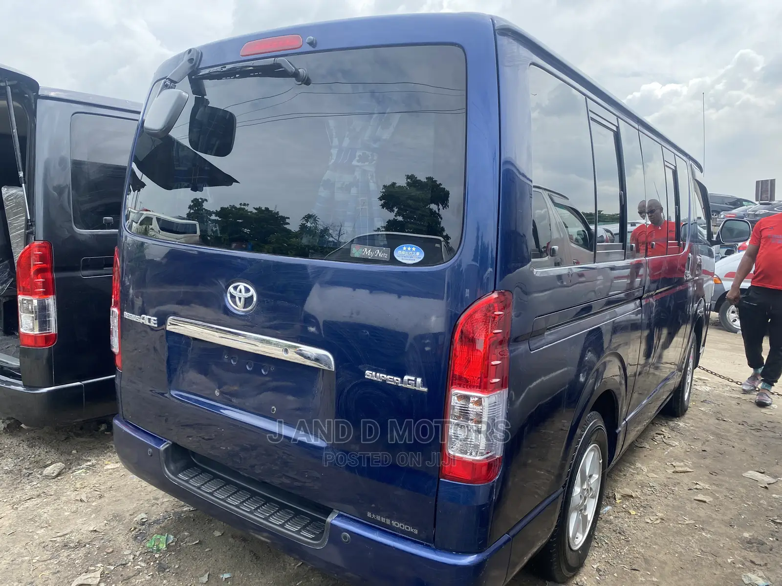Toyota HiAce 2011 Blue