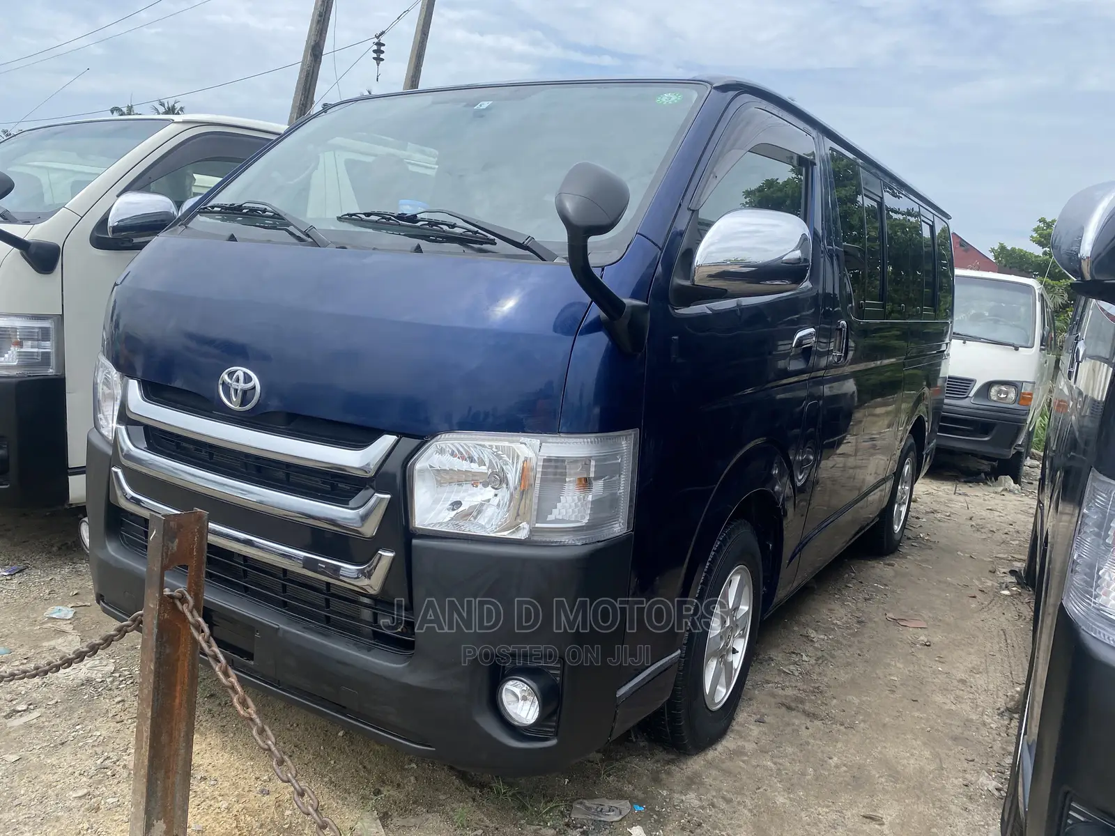 Toyota HiAce 2011 Blue
