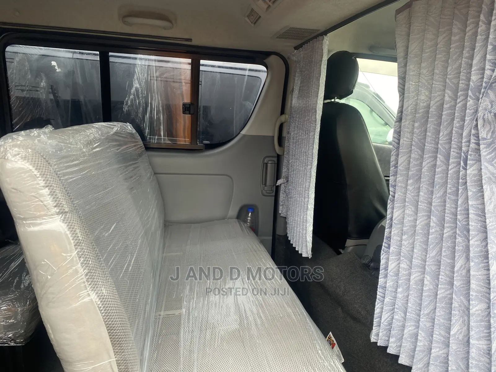 Toyota HiAce 2011 Black