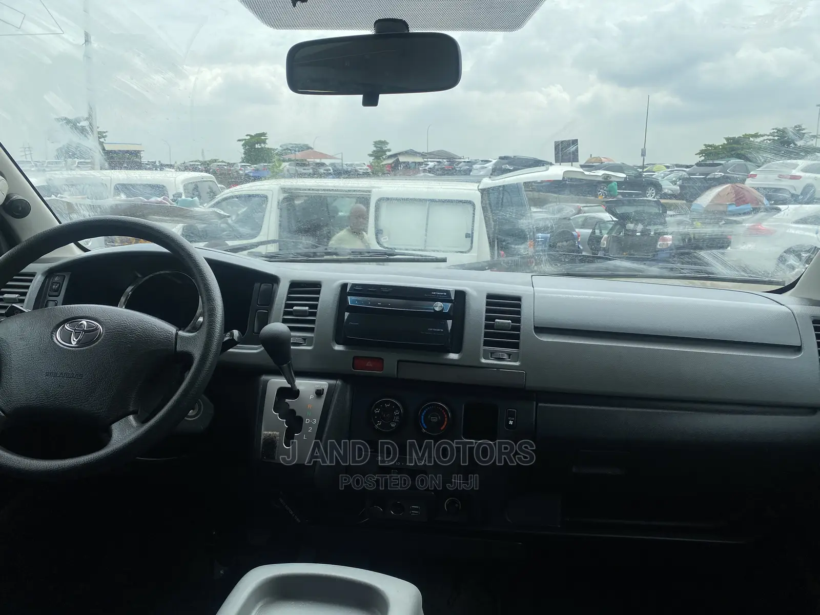 Toyota HiAce 2011 Black