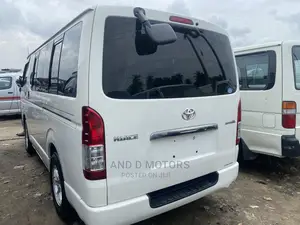 Toyota HiAce 2011 White