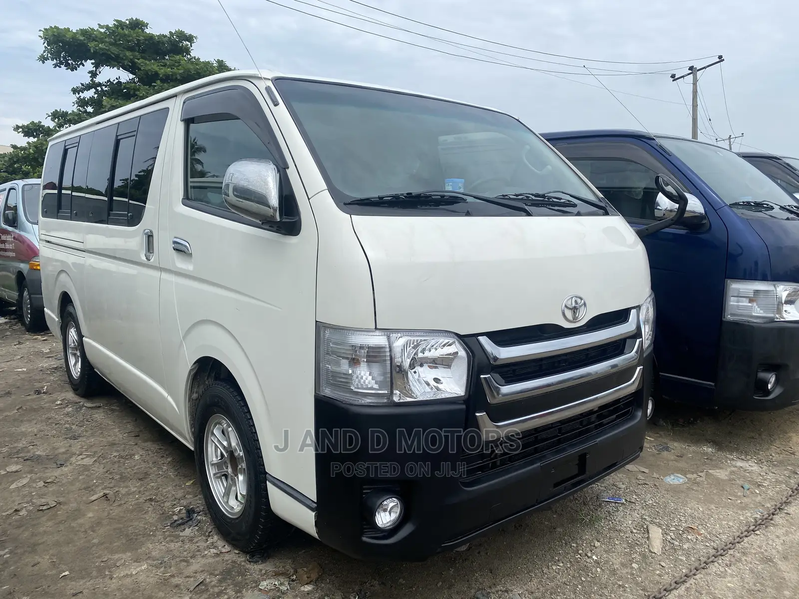 Toyota HiAce 2011 White