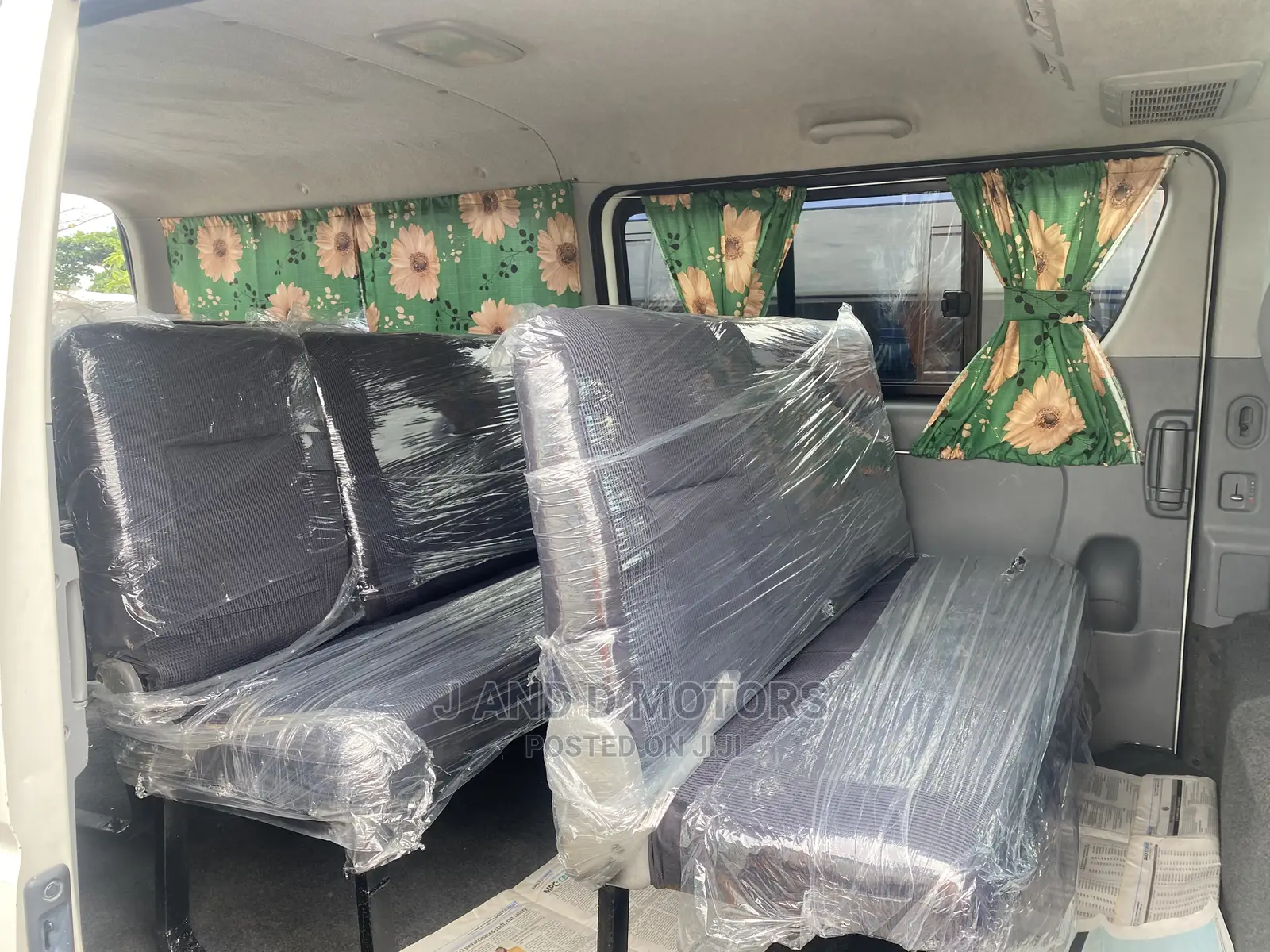 Toyota HiAce 2011 White