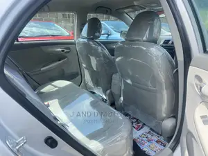Toyota Corolla 2011 Silver