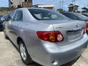 Toyota Corolla 2011 Silver