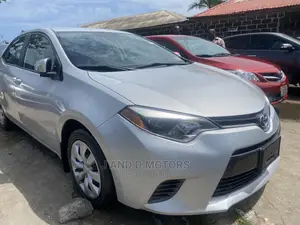 Toyota Corolla LE Premium 4dr Sedan (1.8L 4cyl CVT) 2016 Silver