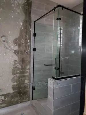 10mm Shower Cubicle With Black Accessories