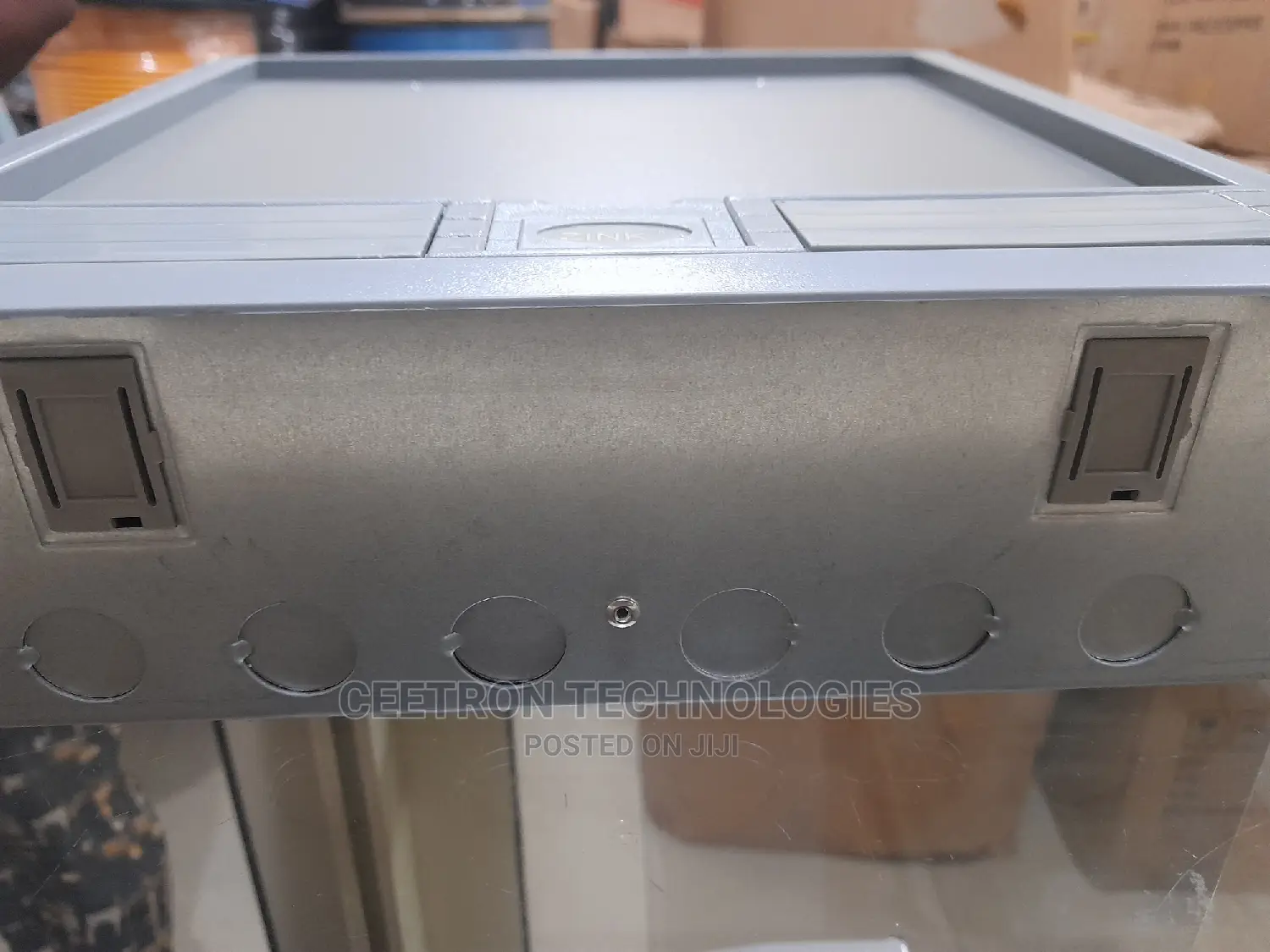 Zink Floor Box