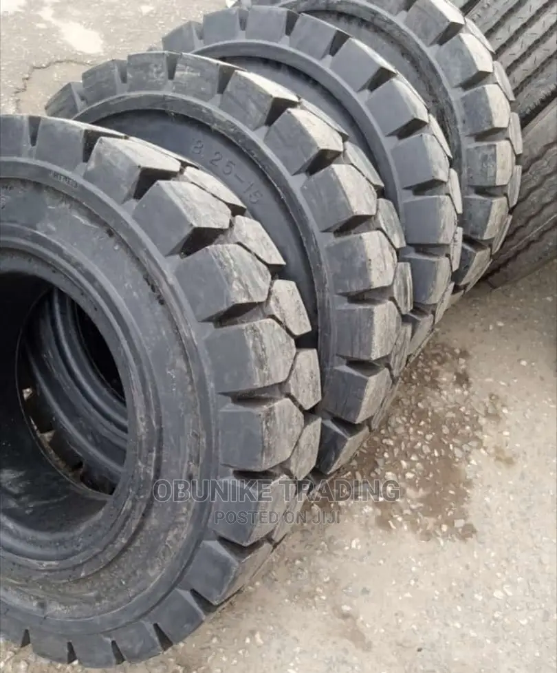 8.25-15 Solid Tyre.