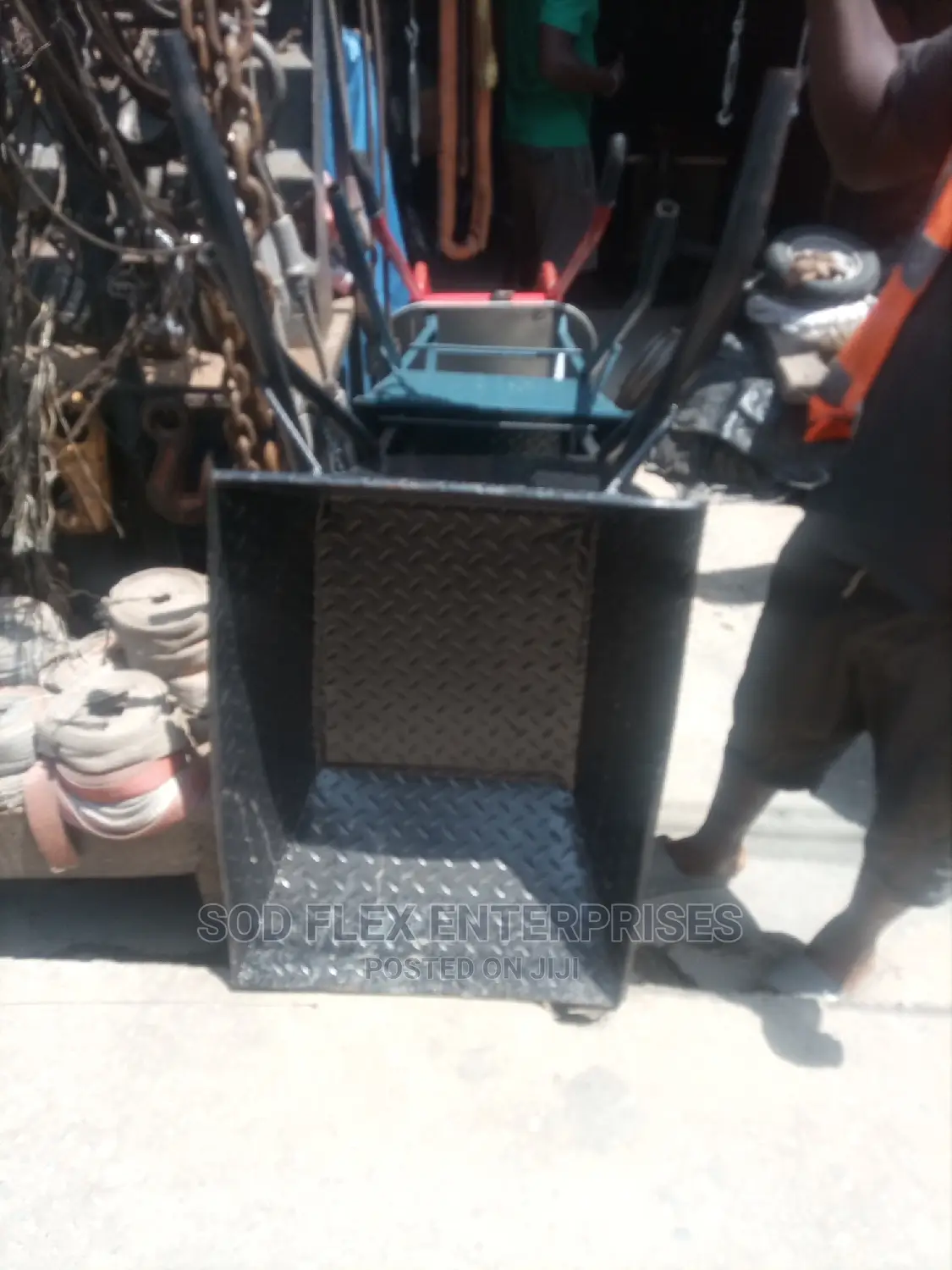Heavy Duty Wheel Barrow