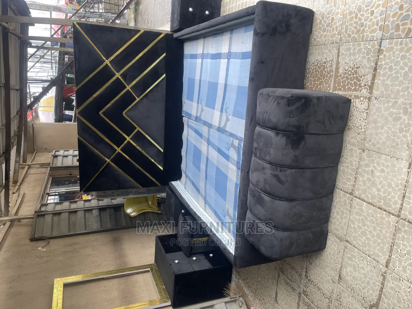 Complete Set of Ofosry Bed