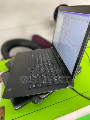 Laptop Dell Latitude 13 7350 4GB Intel Core M SSD 128GB