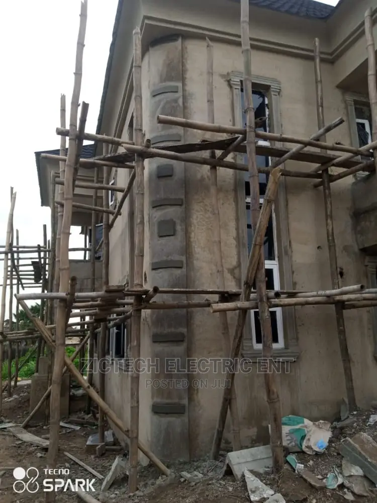 Building Contractor