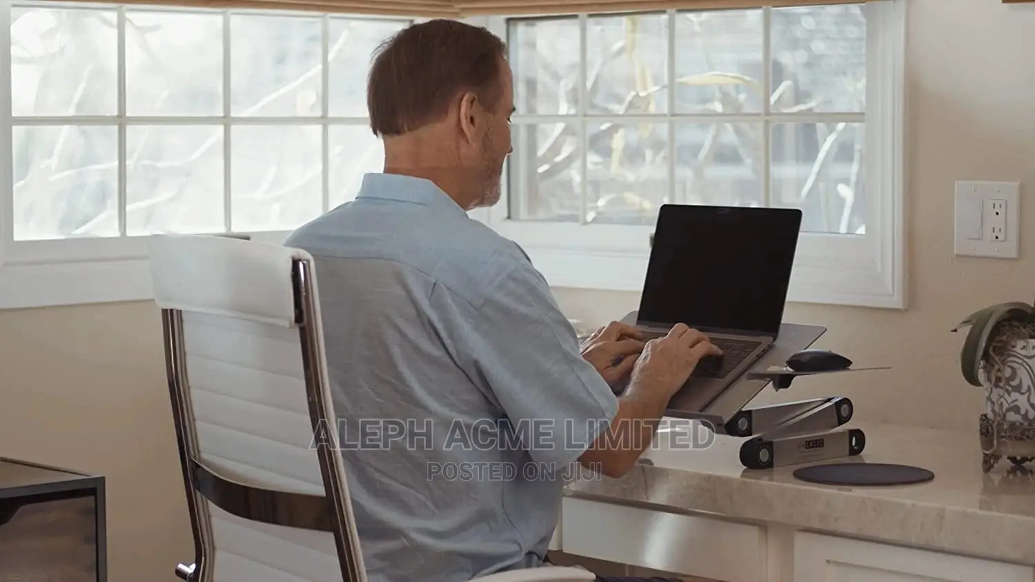 Ergonomic Foldable Laptop Desk With Mouse Pad Souvenir Gift