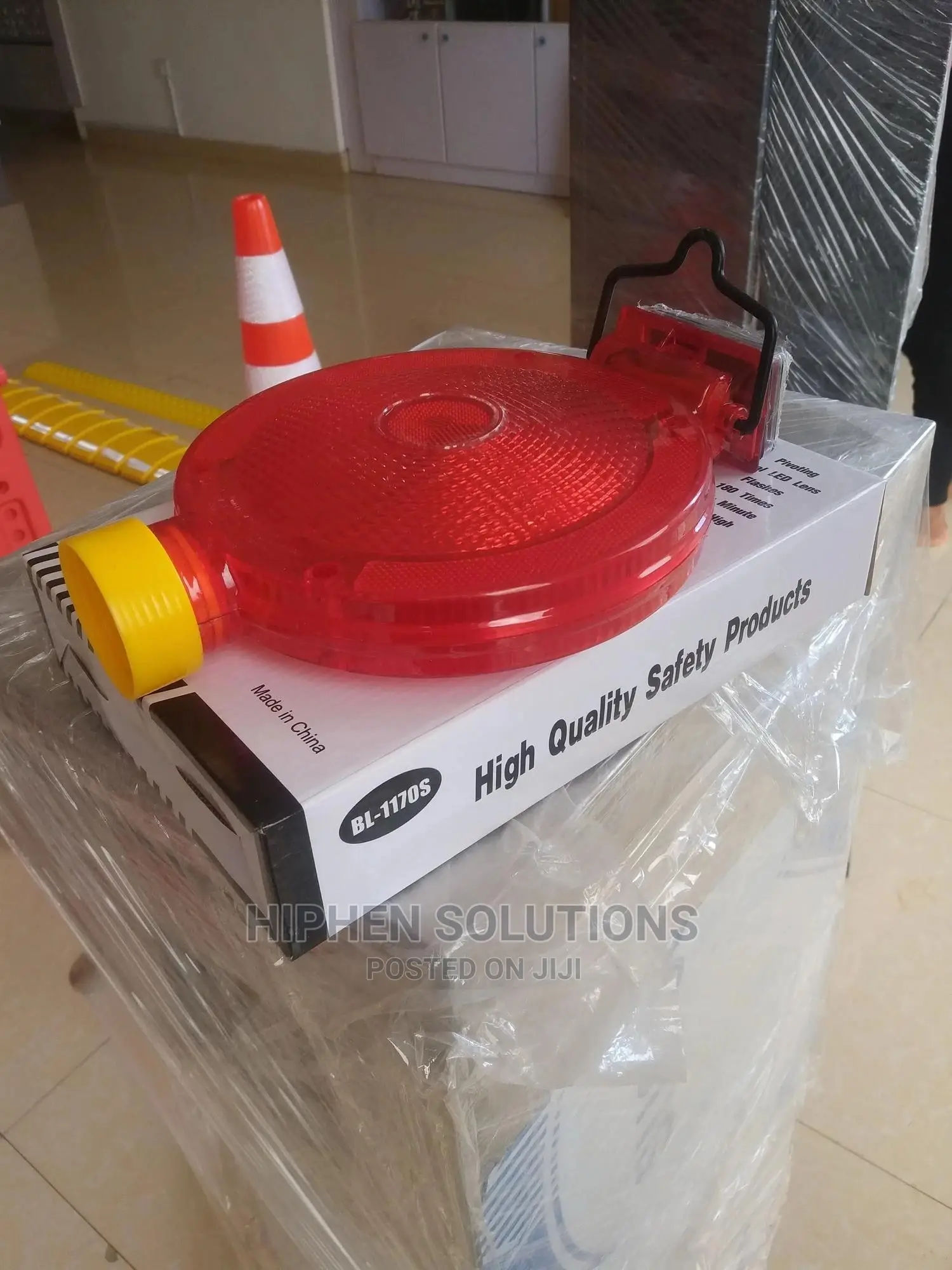 Multi-Functional Safety Solar Light for Traffic Cone