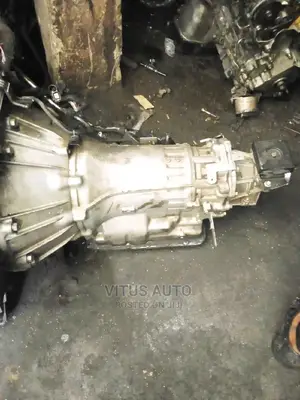Nussan Pathfinder 4.0 Gear Box, 2 Wheel Drive
