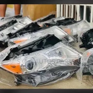 Headlamp Venza 2010
