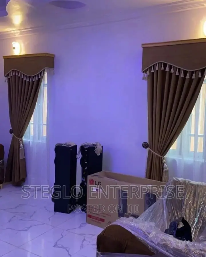 Hybrid Turkish Curtains and Pallete