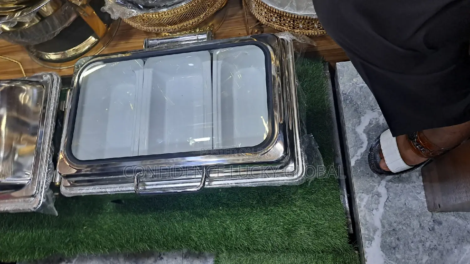 Sliver Chaffing Dish With Ceremic Insert