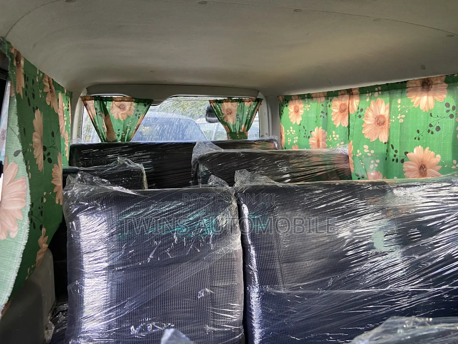 Toyota HiAce 2013 White