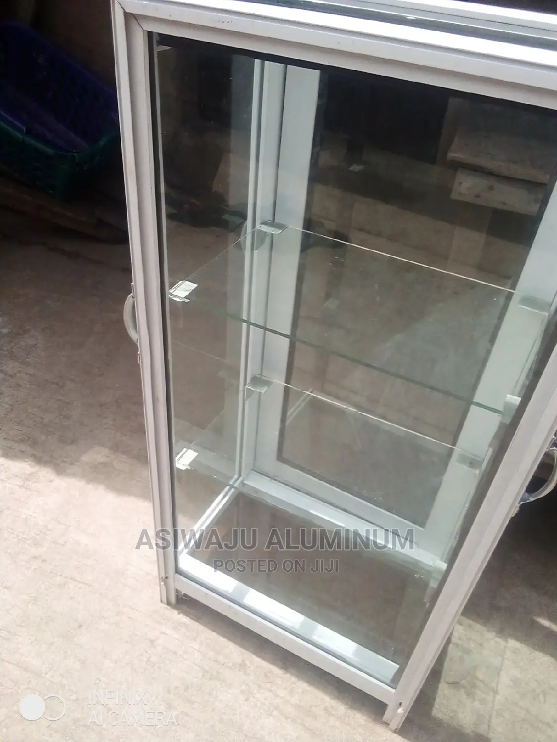 Aluminum Show Glas
