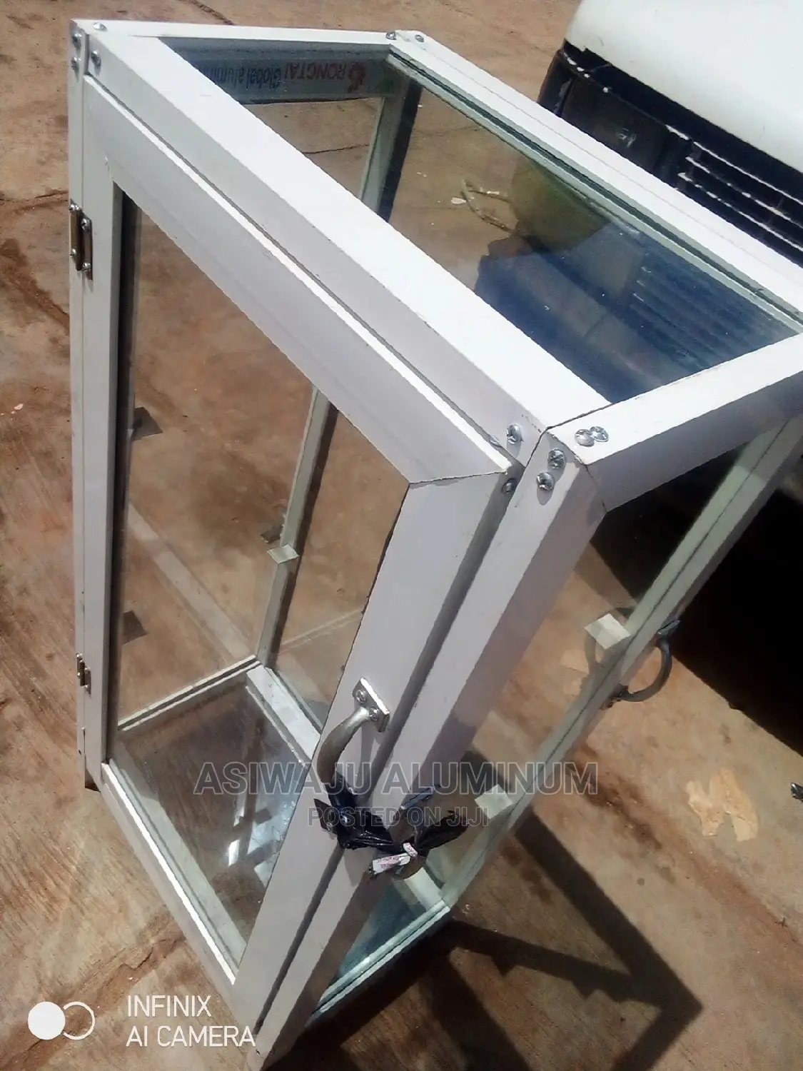 Aluminum Show Glas