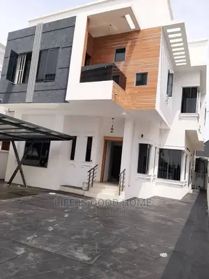 Furnished 4bdrm Apartment in Bera Estate, Chevron for sale
