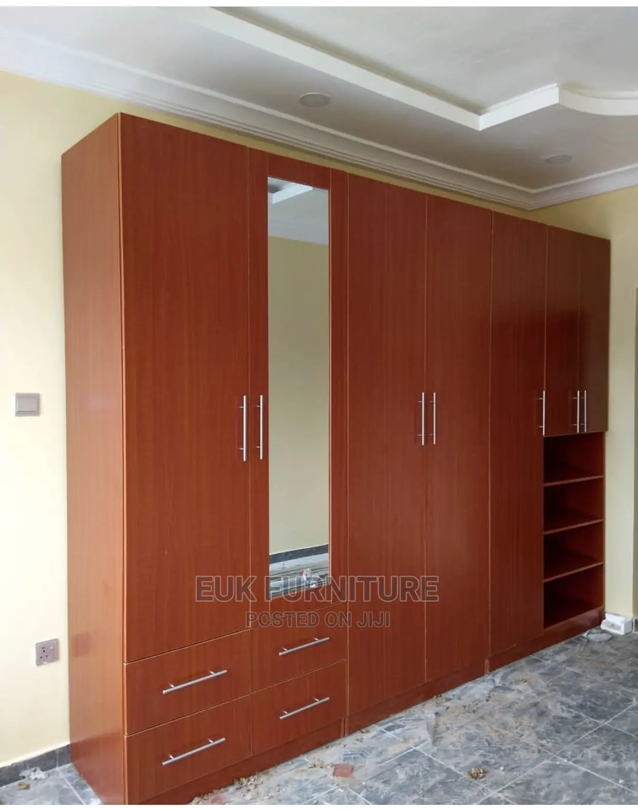 Unique 10ft by 8 Wardrobe With Mirror