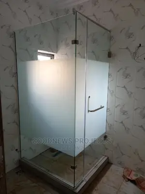 Glass Cubicle With Hinge Door