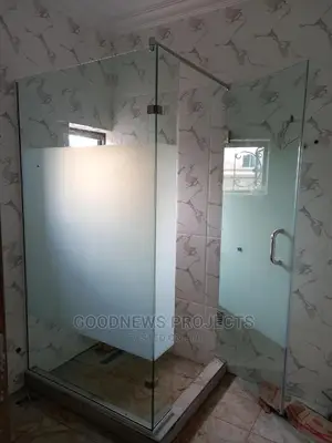 Glass Cubicle With Hinge Door