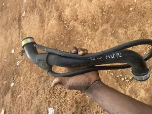 Mercedes Benz C300 Radiator Host