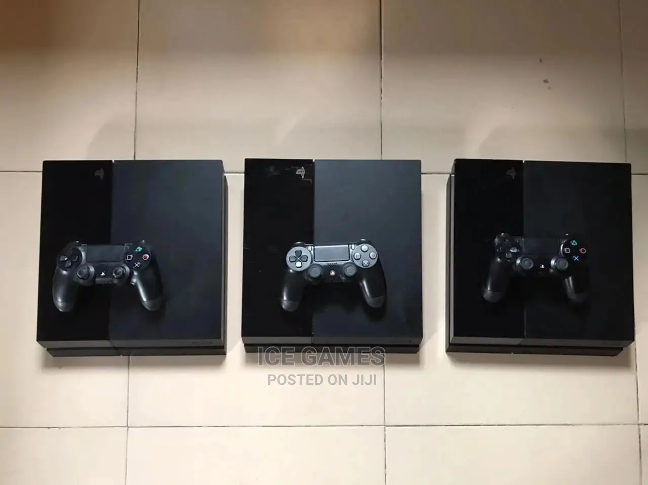 Ps4 With 1 Controller and 7 Games Installed