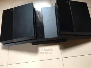 Ps4 With 1 Controller and 7 Games Installed