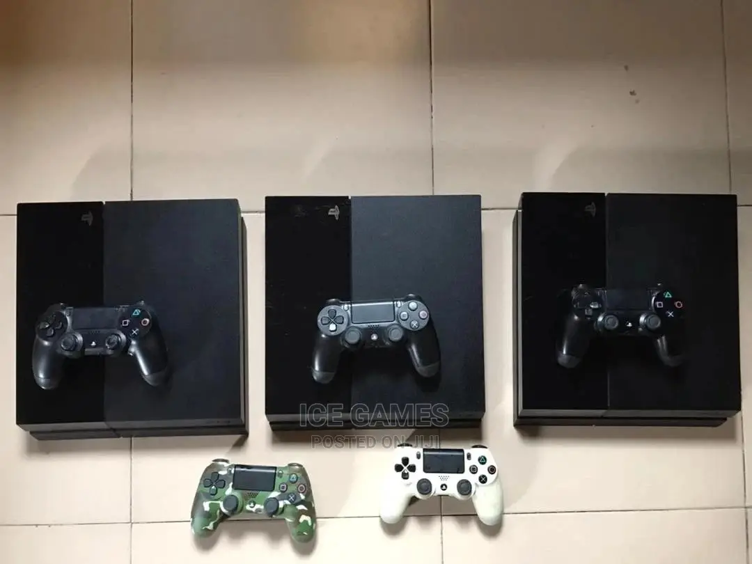 Ps4 With 1 Controller and 7 Games Installed