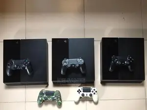 Ps4 With 1 Controller and 7 Games Installed