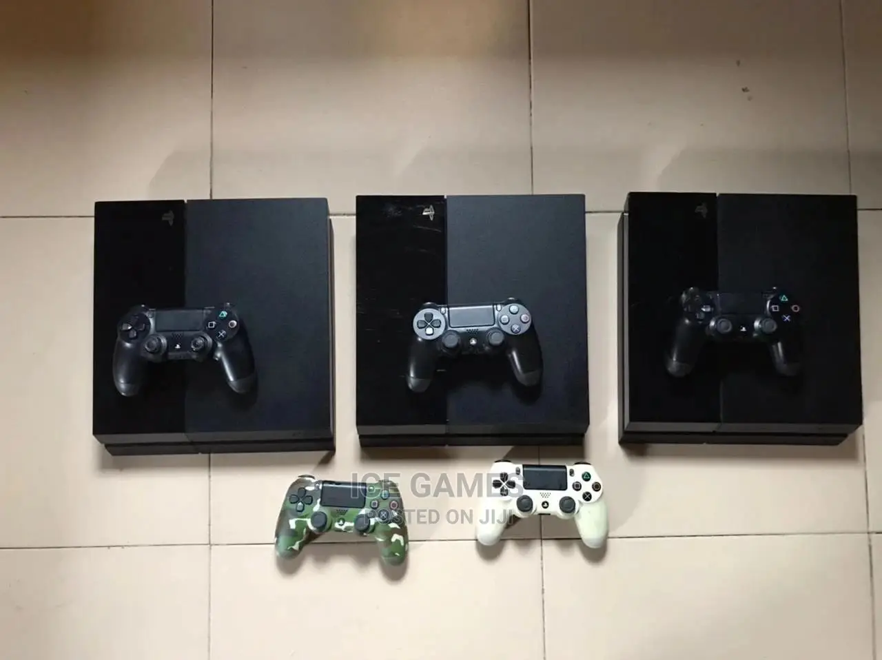 Ps4 With 1 Controller and 7 Games Installed