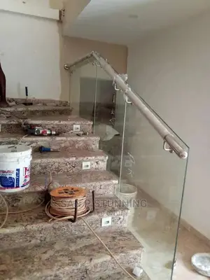 Glass Frameless Rail (Staircase)
