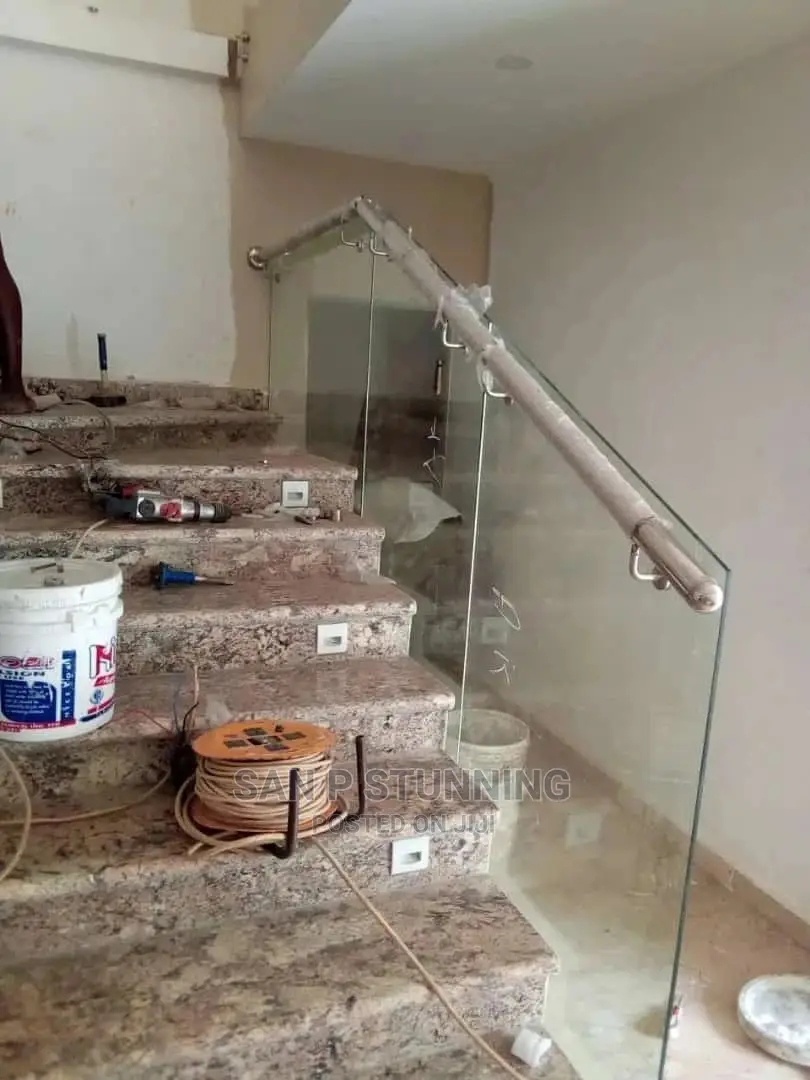 Glass Frameless Rail (Staircase)