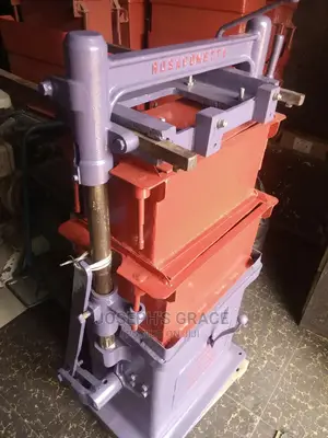 Block Moulding Machine(9inchs)1 Mould (6inchs) 2 Mould