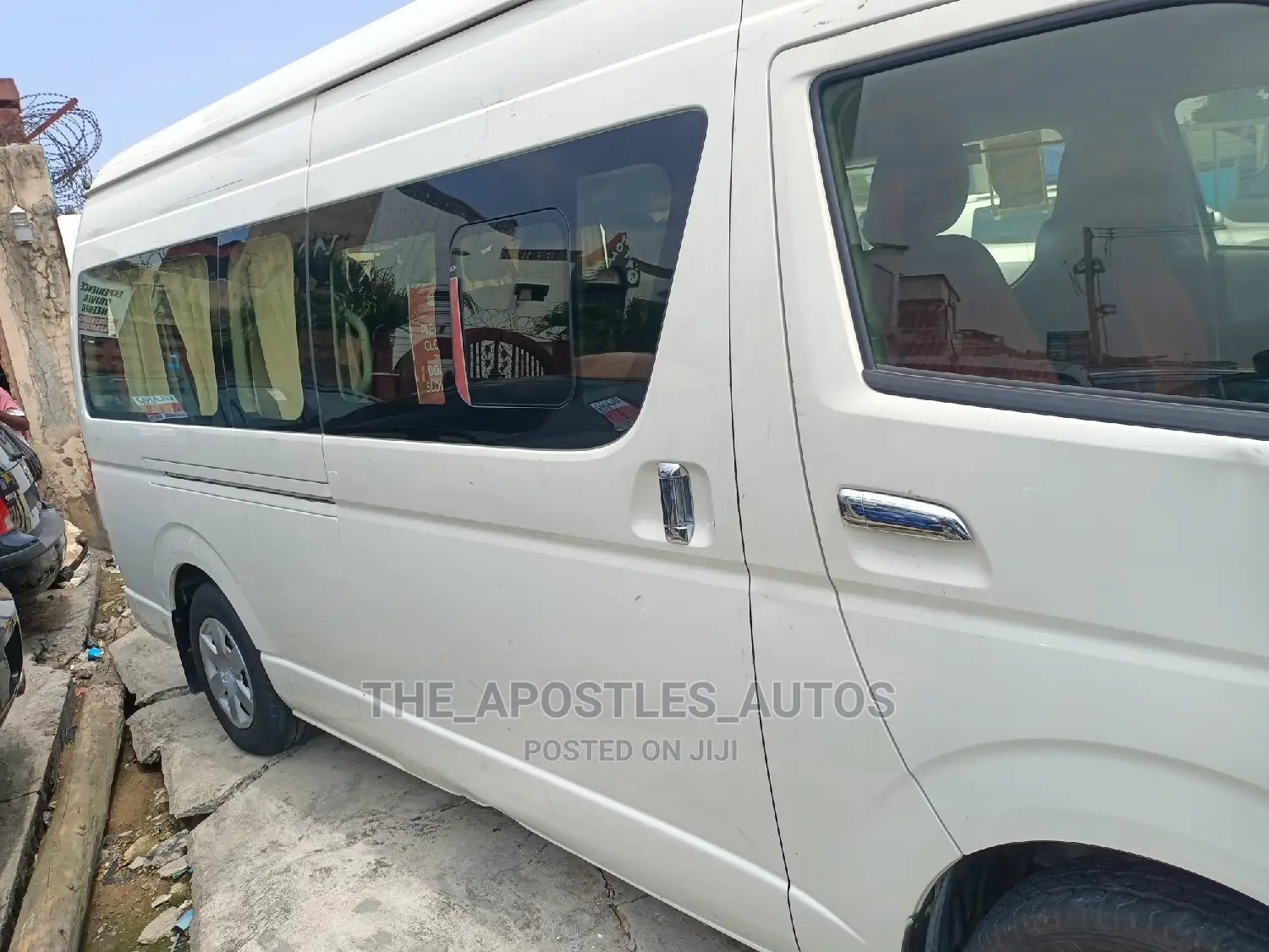 Toyota HiAce 2017 White