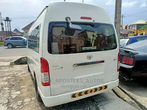 Toyota HiAce 2017 White