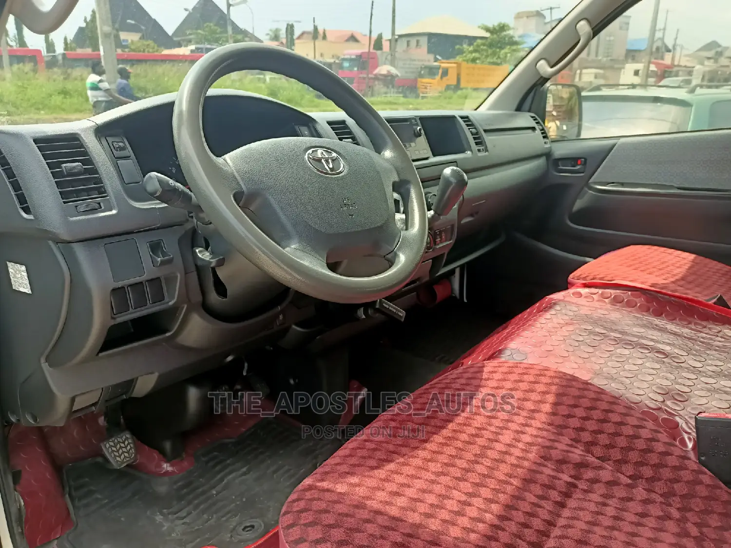 Toyota HiAce 2017 White