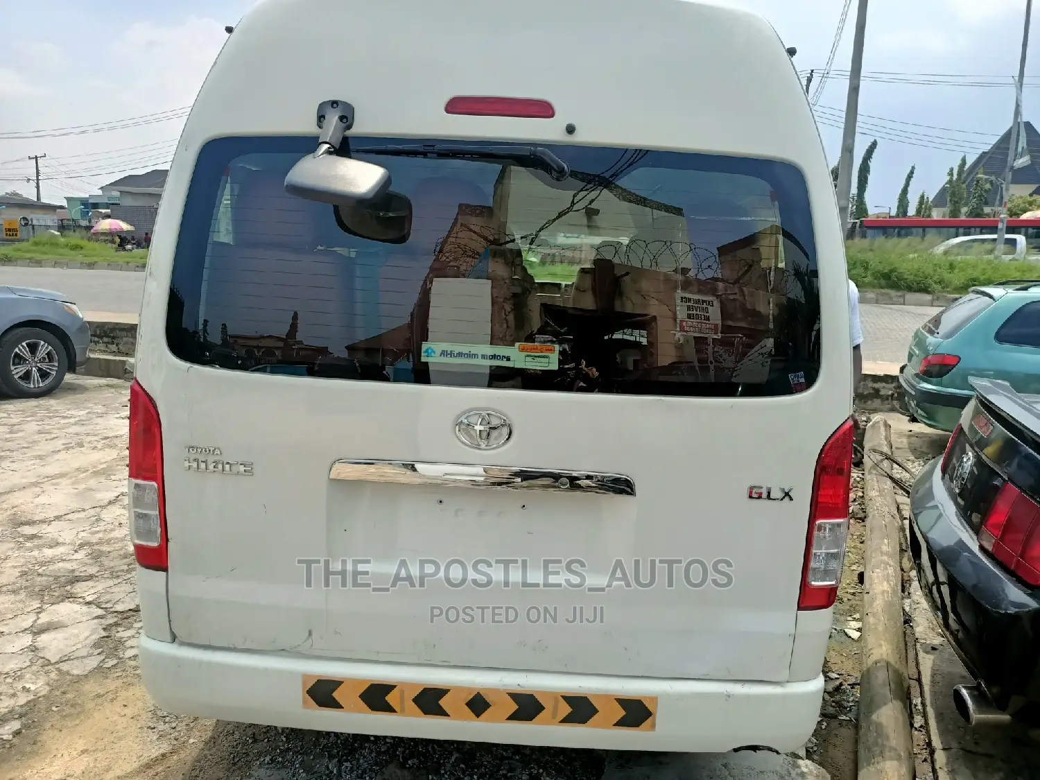 Toyota HiAce 2017 White