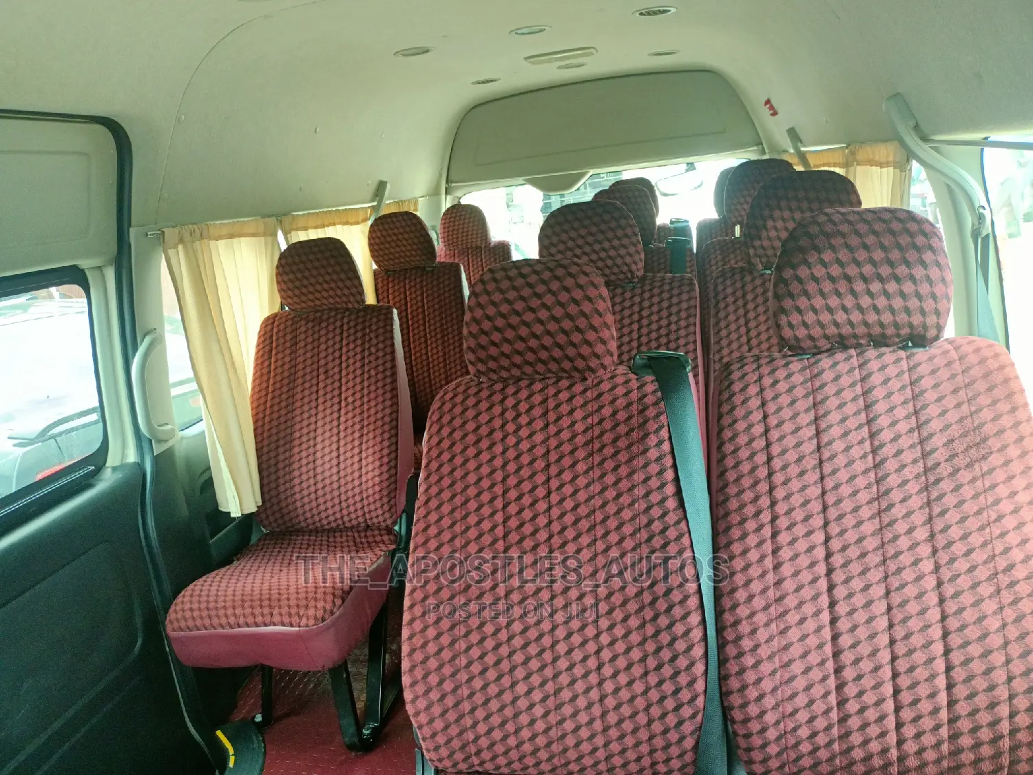 Toyota HiAce 2017 White