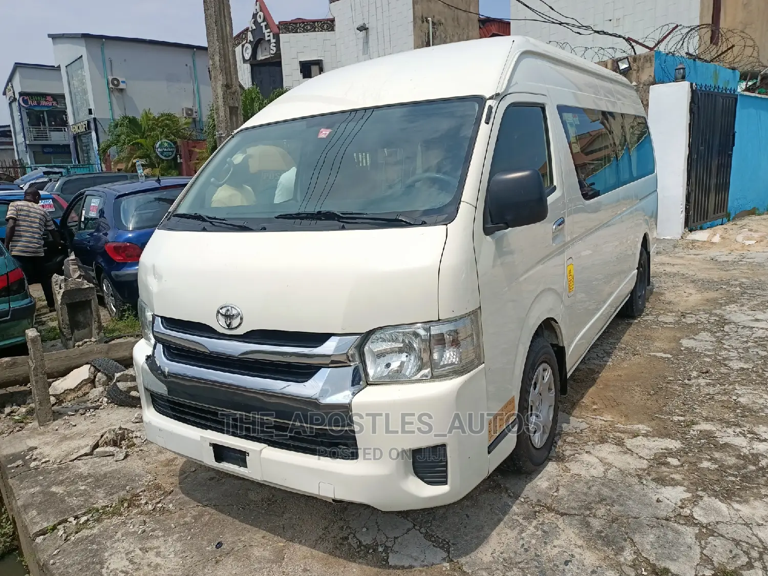 Toyota HiAce 2017 White
