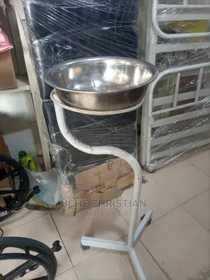 Bowl With Stand