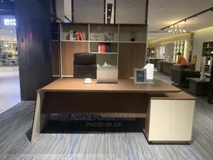 2meters Executive Table