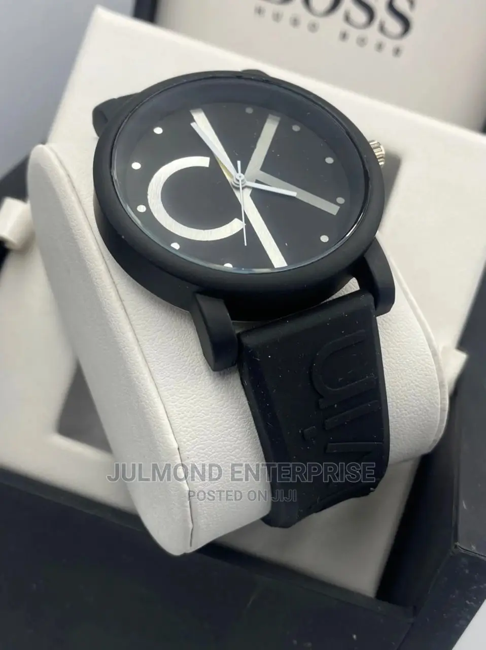 Unisex Rubber Strape Wristswatch