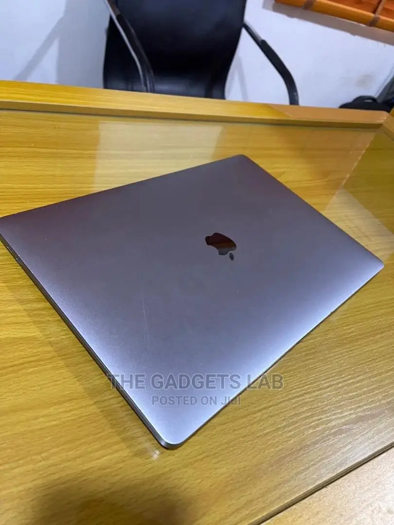 Laptop Apple MacBook Pro 2018 16GB Intel Core i7 SSD 512GB