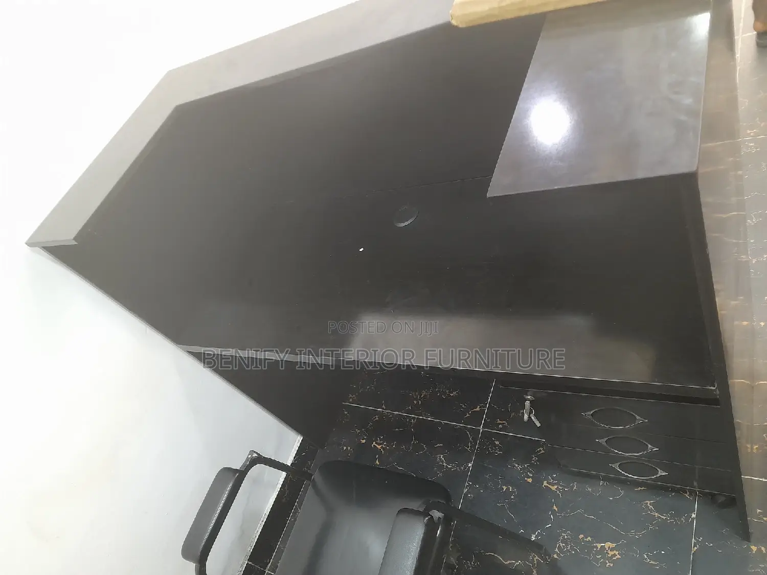 Receptionist Table